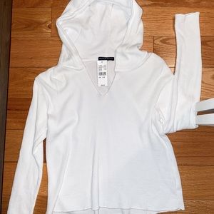 • Brandy Melville Sweatshirt •